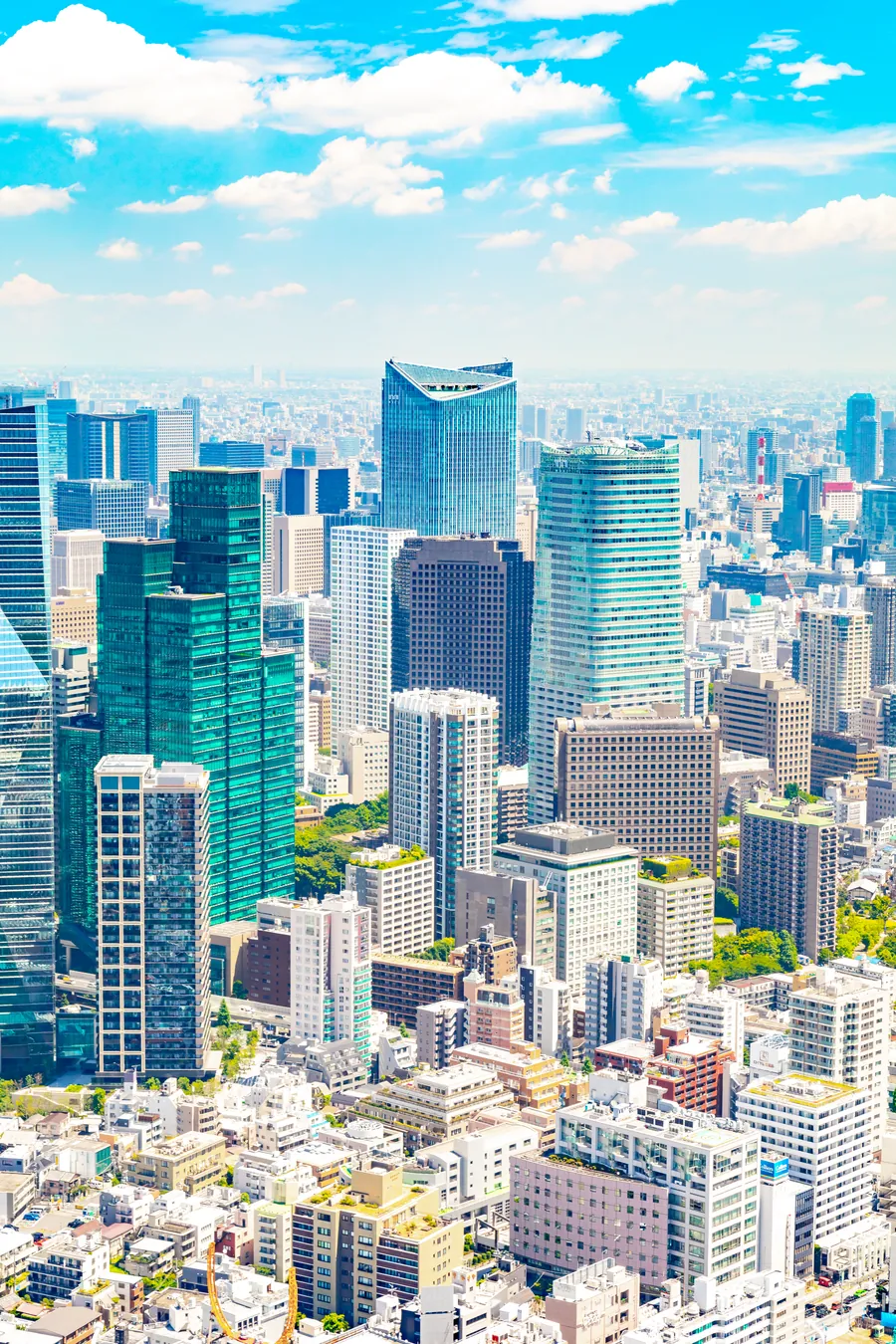 青空の下に広がる街並み